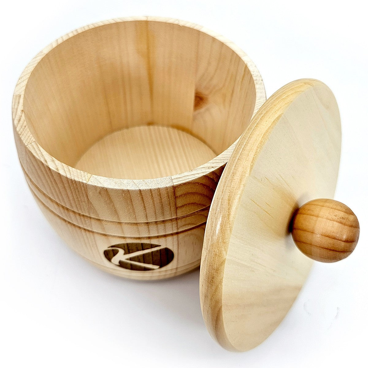 Holzfass mit Deckel